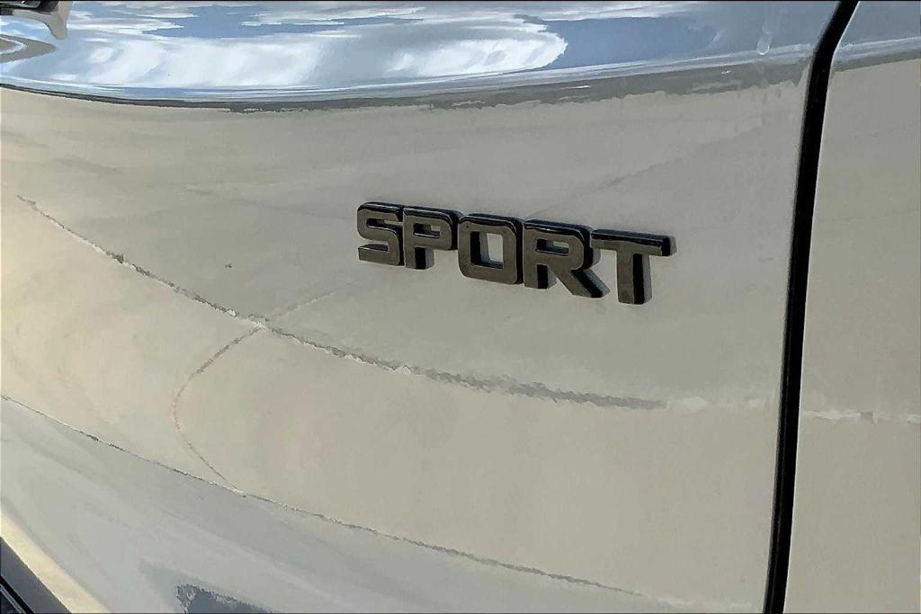 new 2026 Honda CR-V Hybrid car, priced at $39,028
