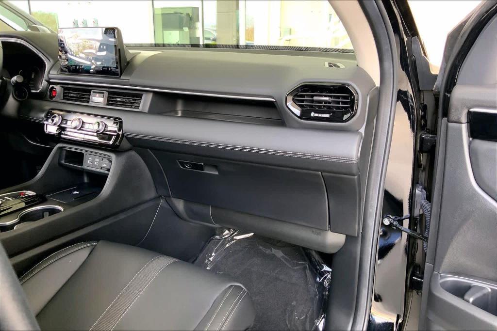 used 2025 Honda Pilot car, priced at $44,917