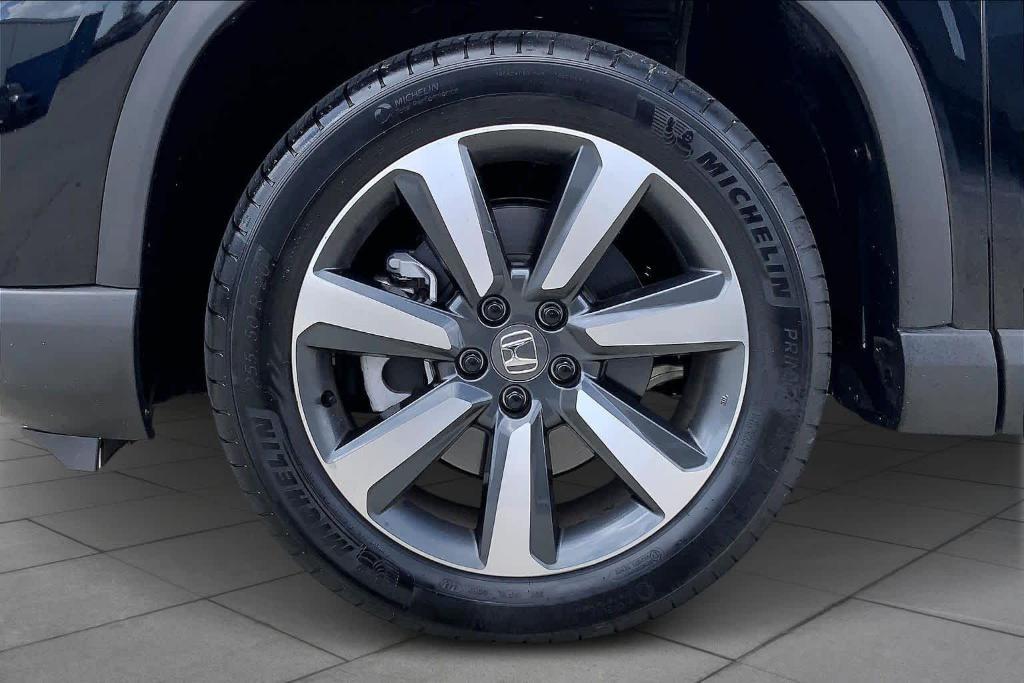 used 2025 Honda Pilot car, priced at $44,917