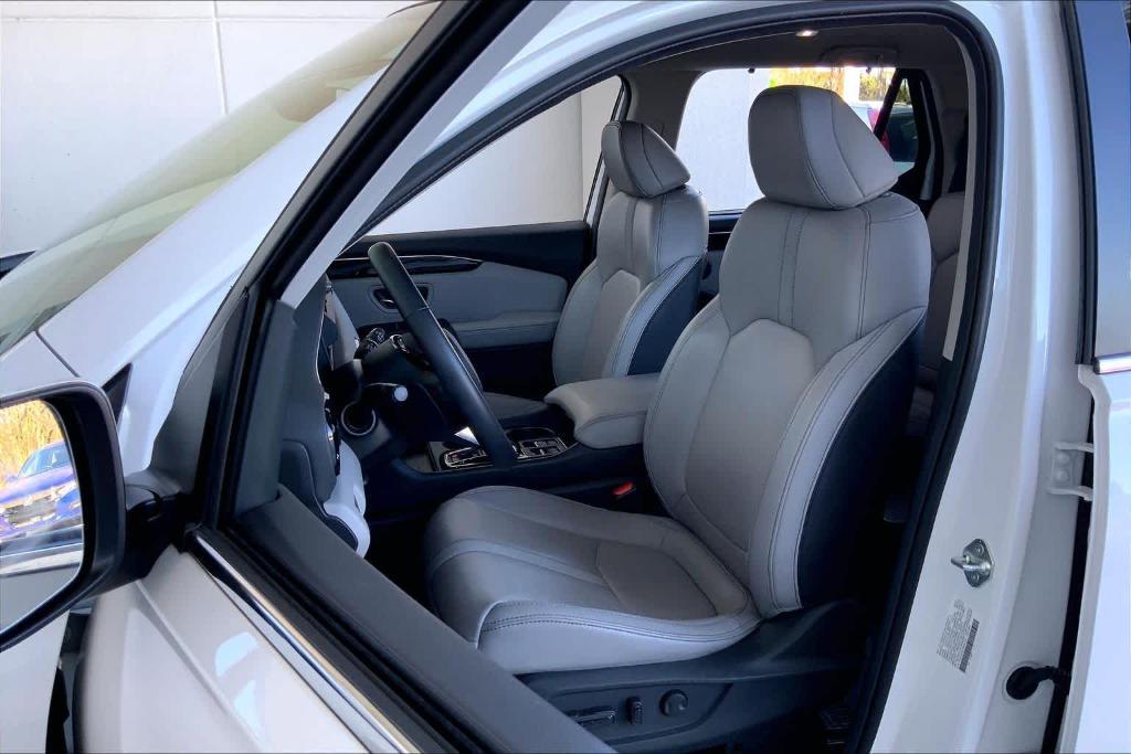 used 2024 Honda Pilot car, priced at $35,295