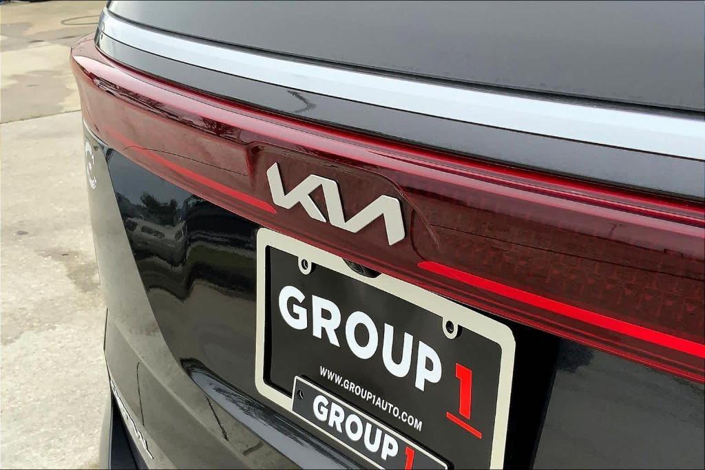 used 2024 Kia Carnival car, priced at $30,600