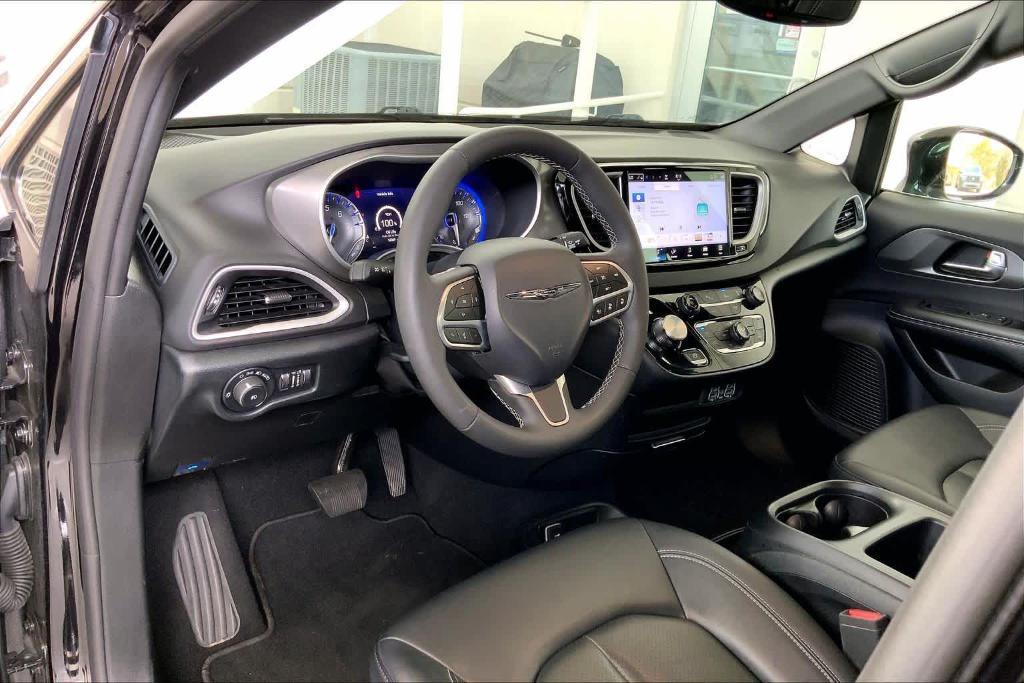 used 2025 Chrysler Pacifica car, priced at $29,799