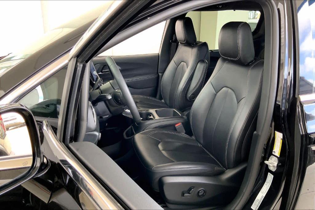 used 2025 Chrysler Pacifica car, priced at $29,799