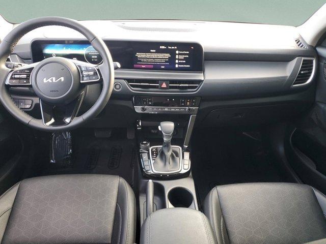 used 2025 Kia Seltos car, priced at $23,999
