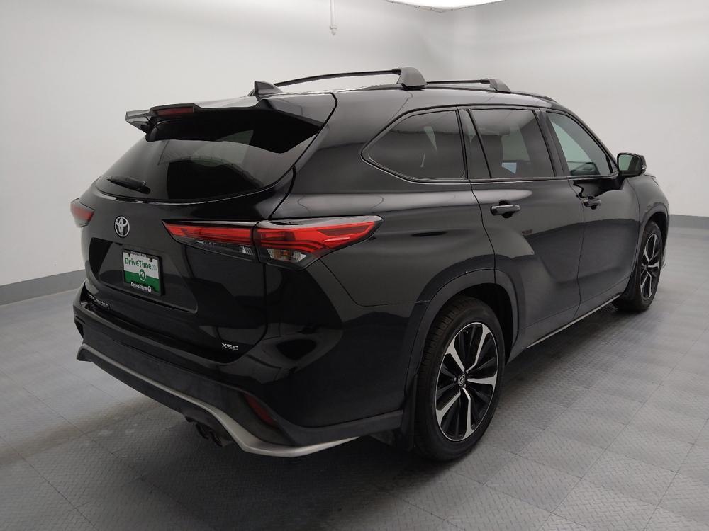 used 2021 Toyota Highlander car, priced at $27,395