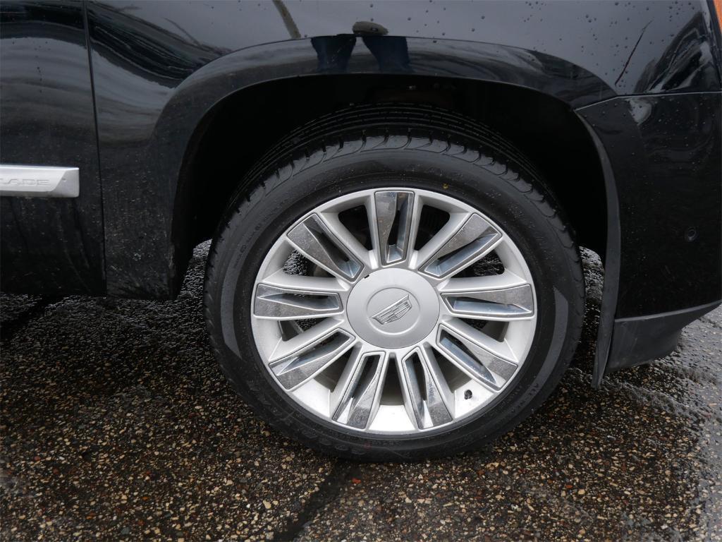 used 2019 Cadillac Escalade ESV car, priced at $24,568