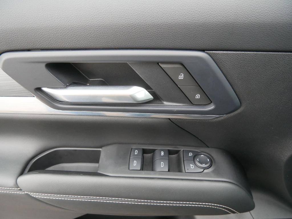 used 2025 GMC Terrain car, priced at $28,627