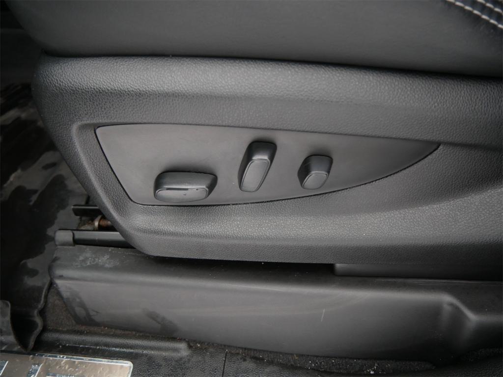 used 2020 GMC Yukon XL car, priced at $35,420