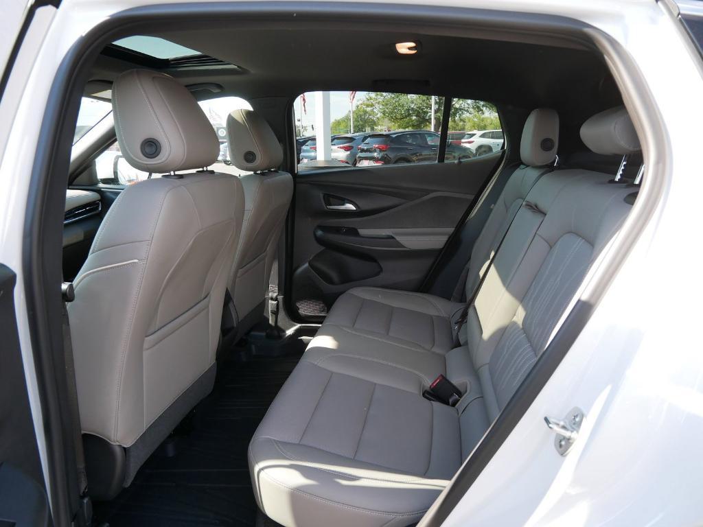 new 2025 Buick Envista car, priced at $29,384