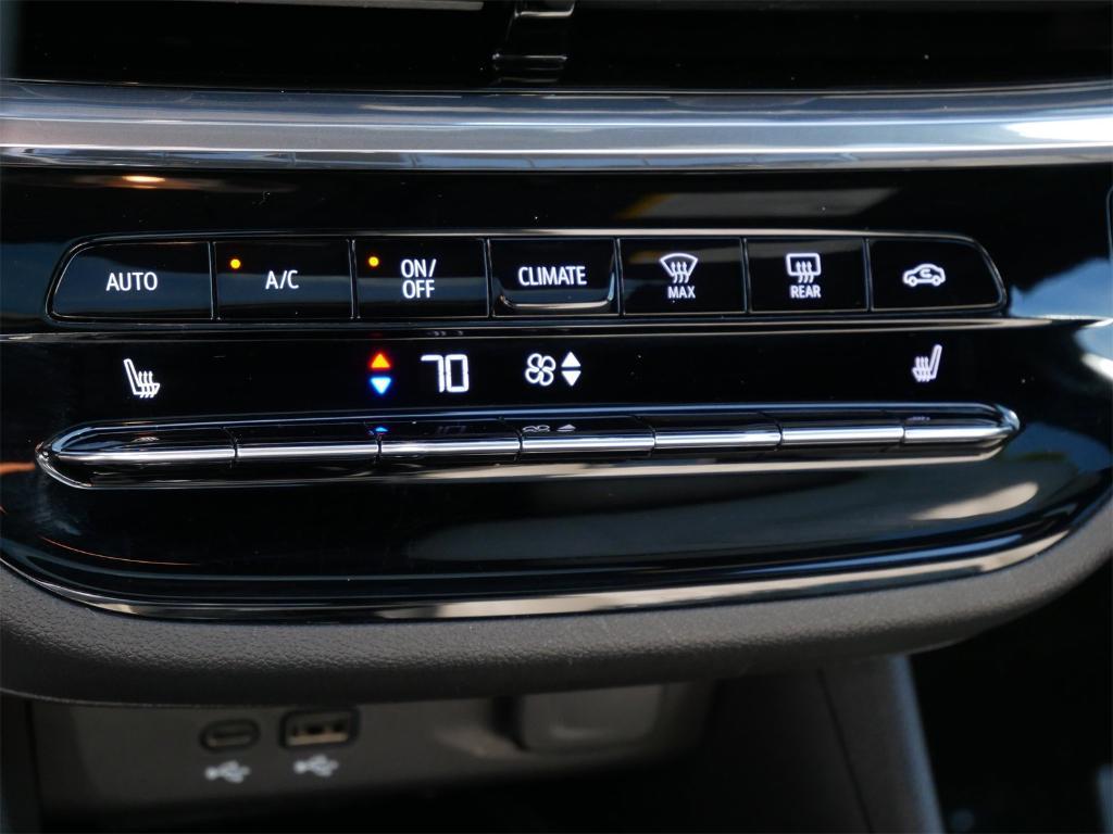 new 2025 Buick Envista car, priced at $30,134