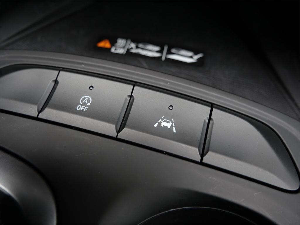 new 2025 Buick Envista car, priced at $25,275