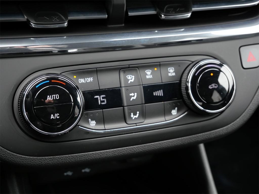 new 2025 Buick Envista car, priced at $25,275