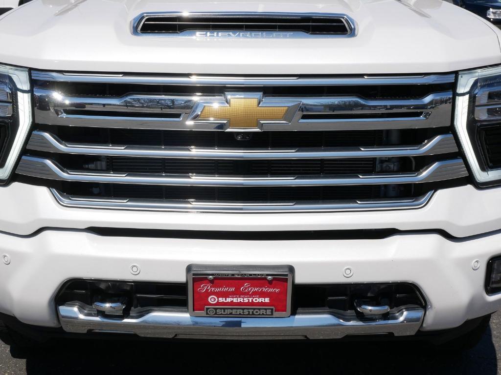 used 2025 Chevrolet Silverado 3500 car, priced at $69,956