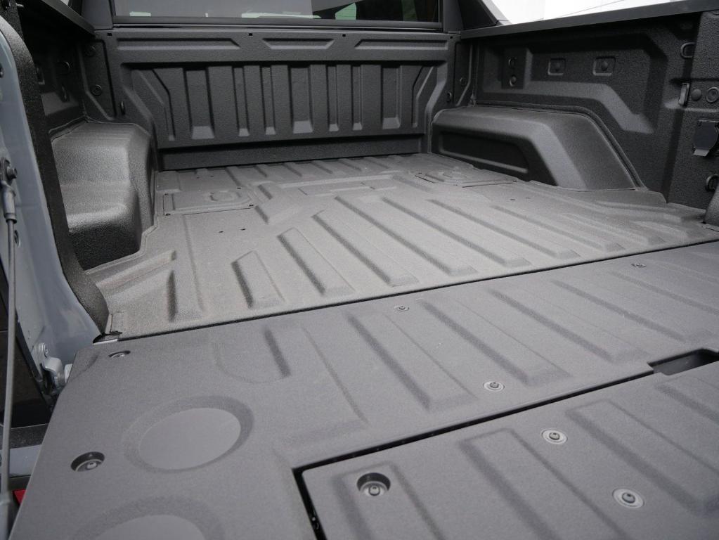 new 2025 GMC HUMMER EV Pickup car, priced at $120,105