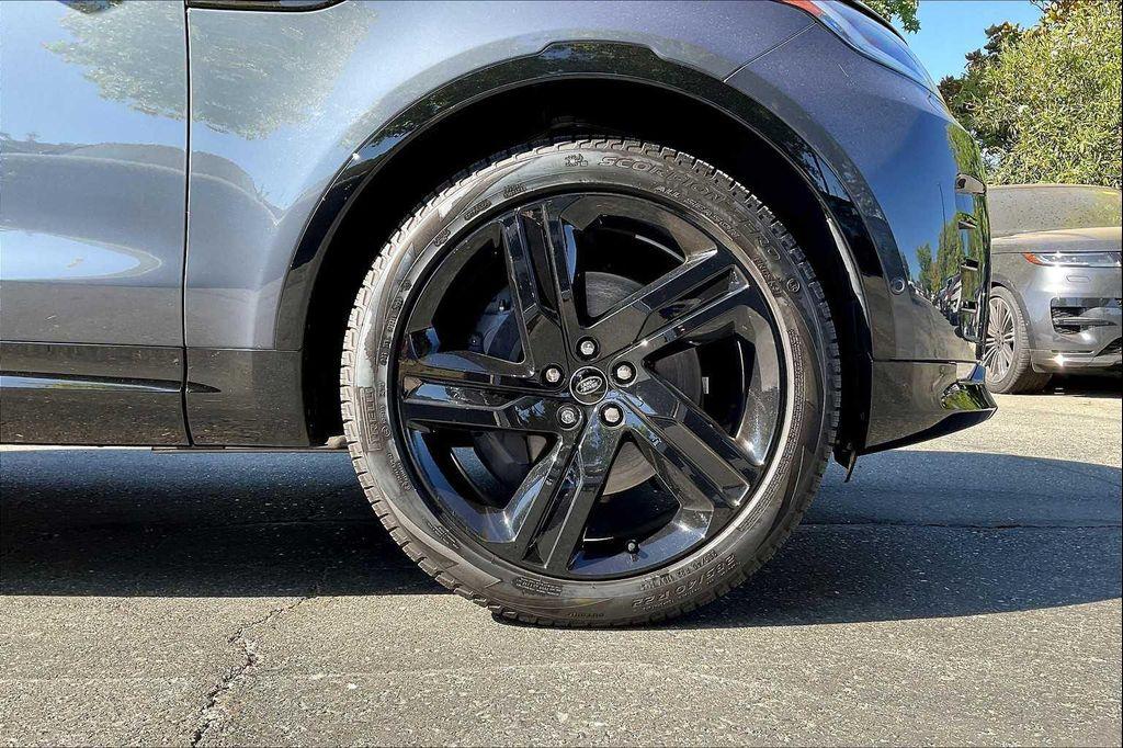 used 2025 Land Rover Discovery car, priced at $59,698