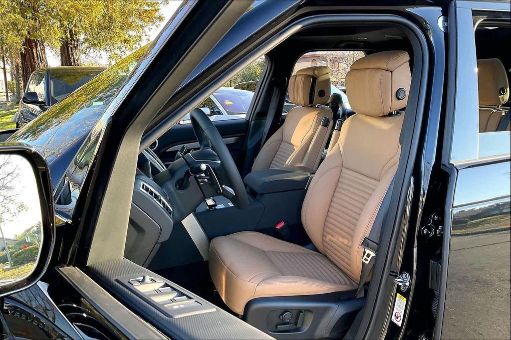 new 2026 Land Rover Discovery car, priced at $78,326