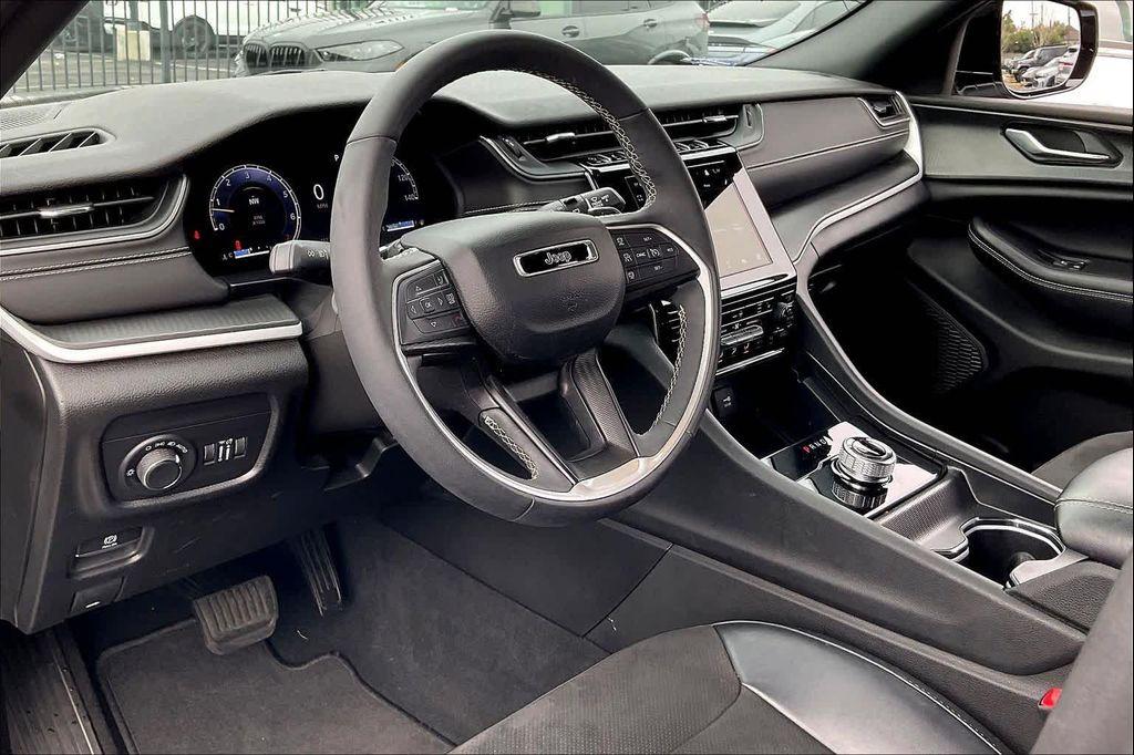 used 2024 Jeep Grand Cherokee car, priced at $34,799