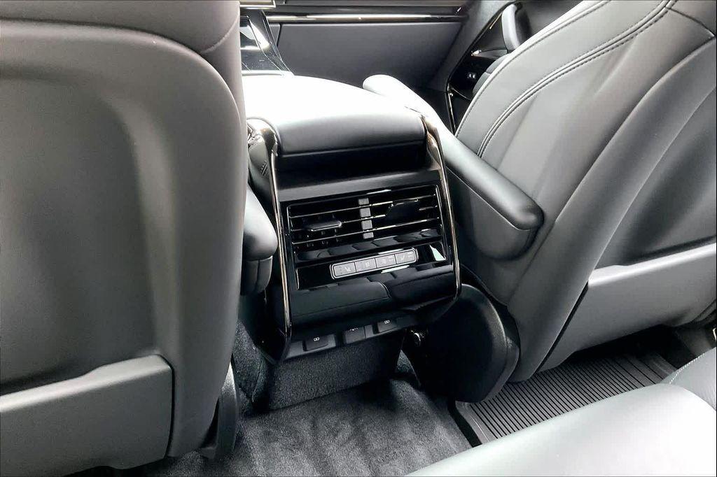 new 2025 Land Rover Range Rover Sport car, priced at $91,025