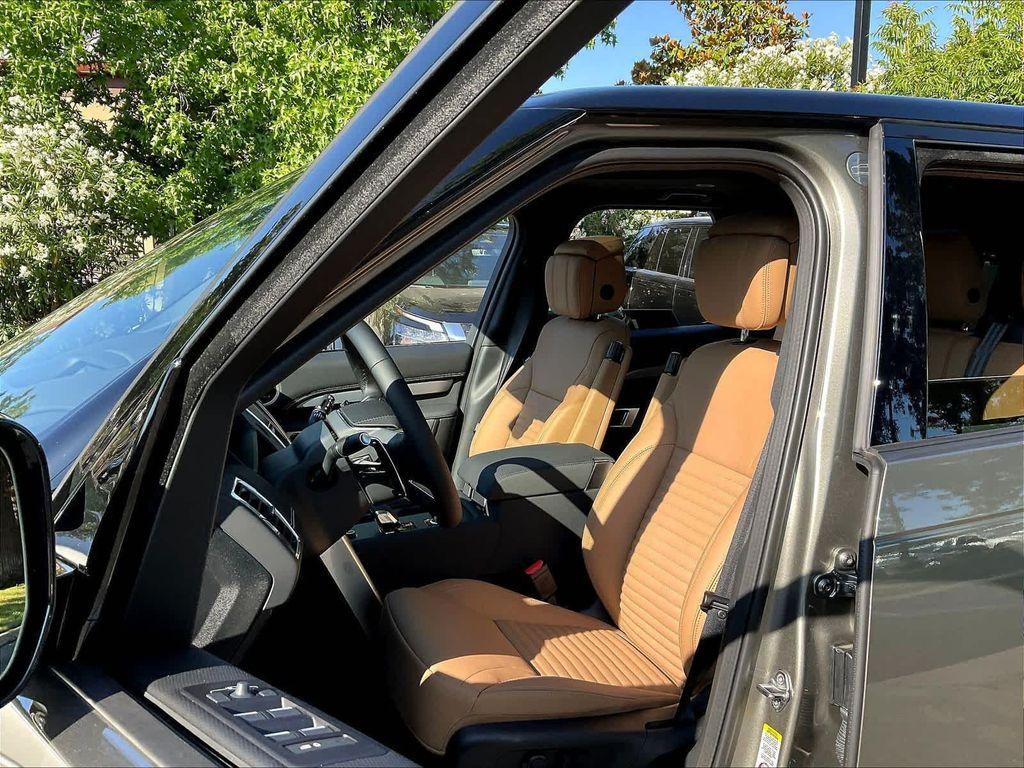 new 2025 Land Rover Discovery car, priced at $83,113