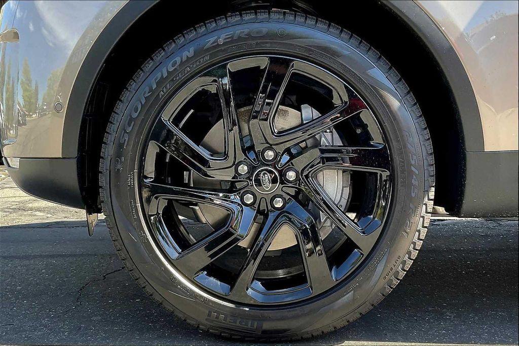 new 2025 Land Rover Discovery car, priced at $67,803
