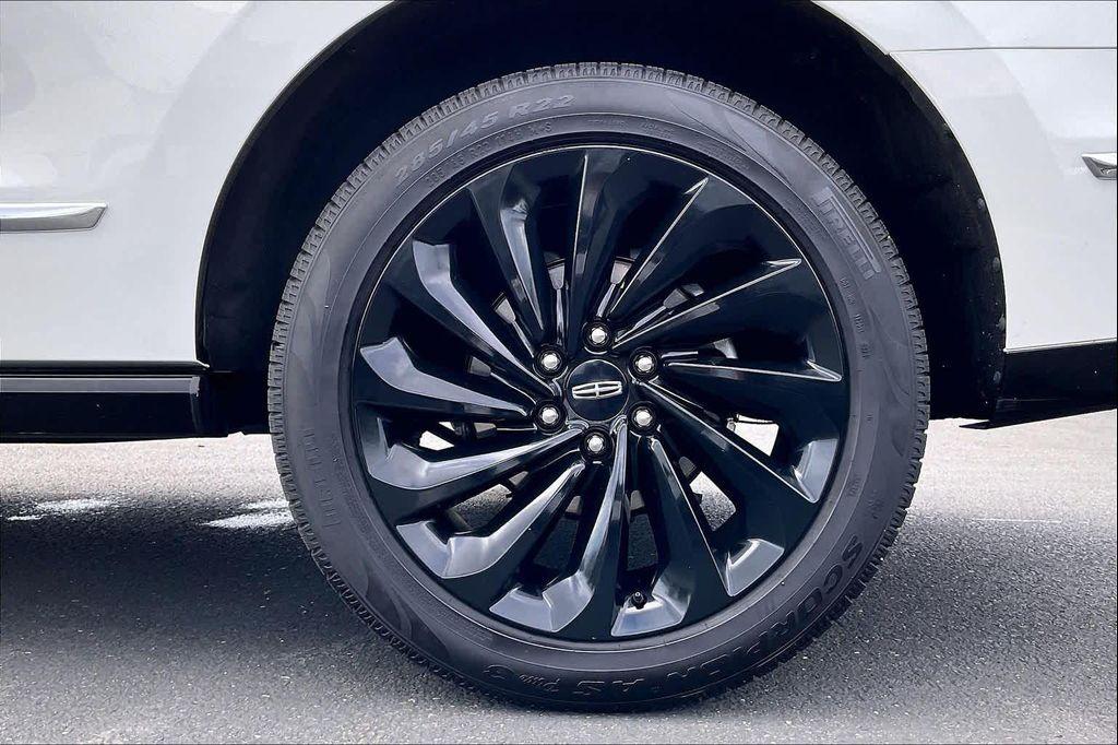 used 2020 Lincoln Navigator car, priced at $37,399