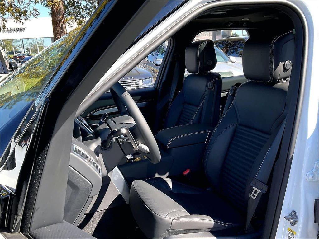 new 2026 Land Rover Discovery car, priced at $77,076