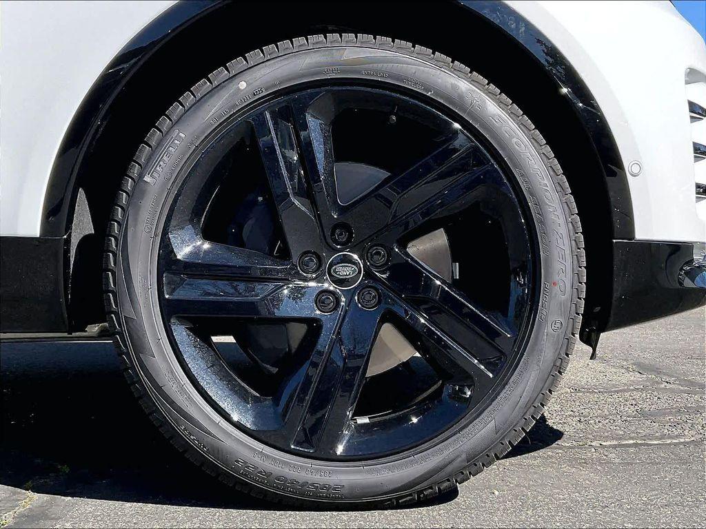 new 2026 Land Rover Discovery car, priced at $77,076