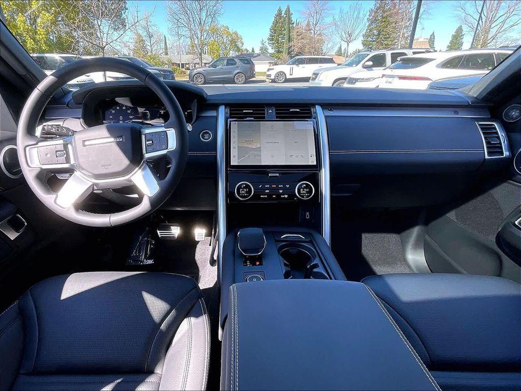 new 2026 Land Rover Discovery car, priced at $77,076