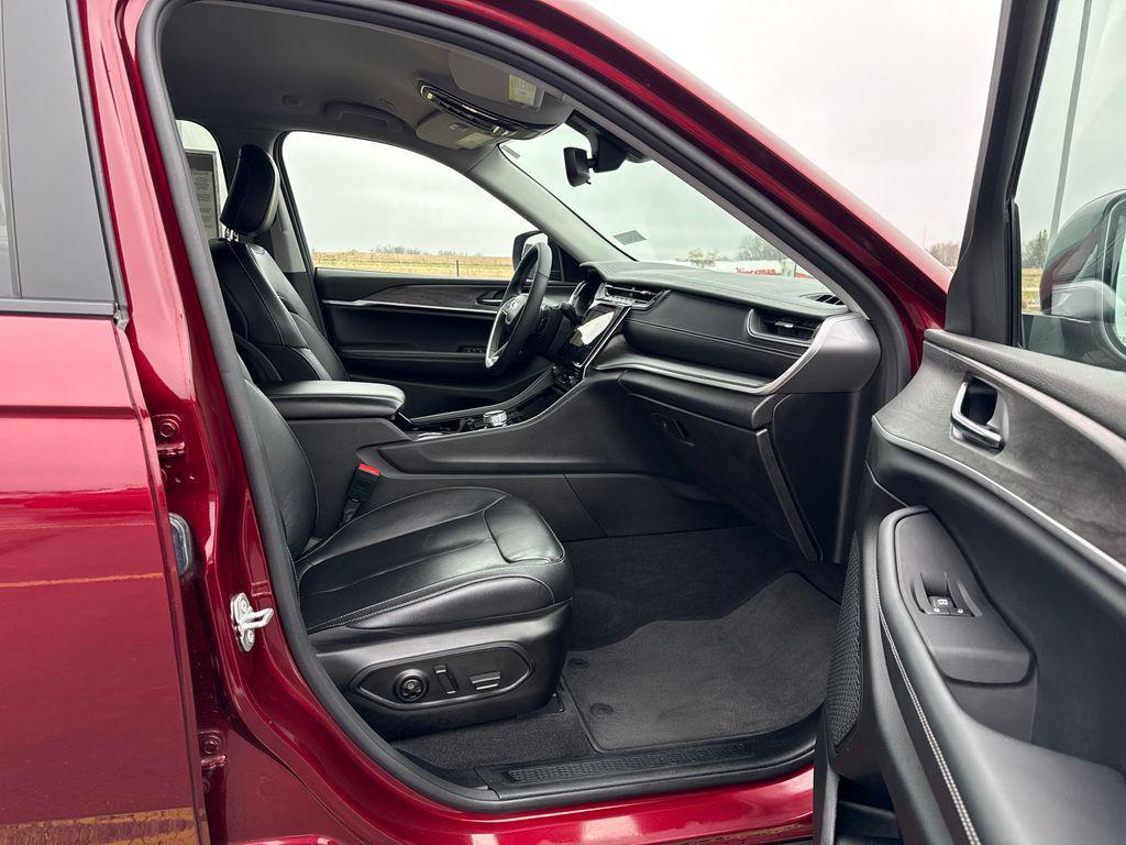 used 2023 Jeep Grand Cherokee car, priced at $29,700