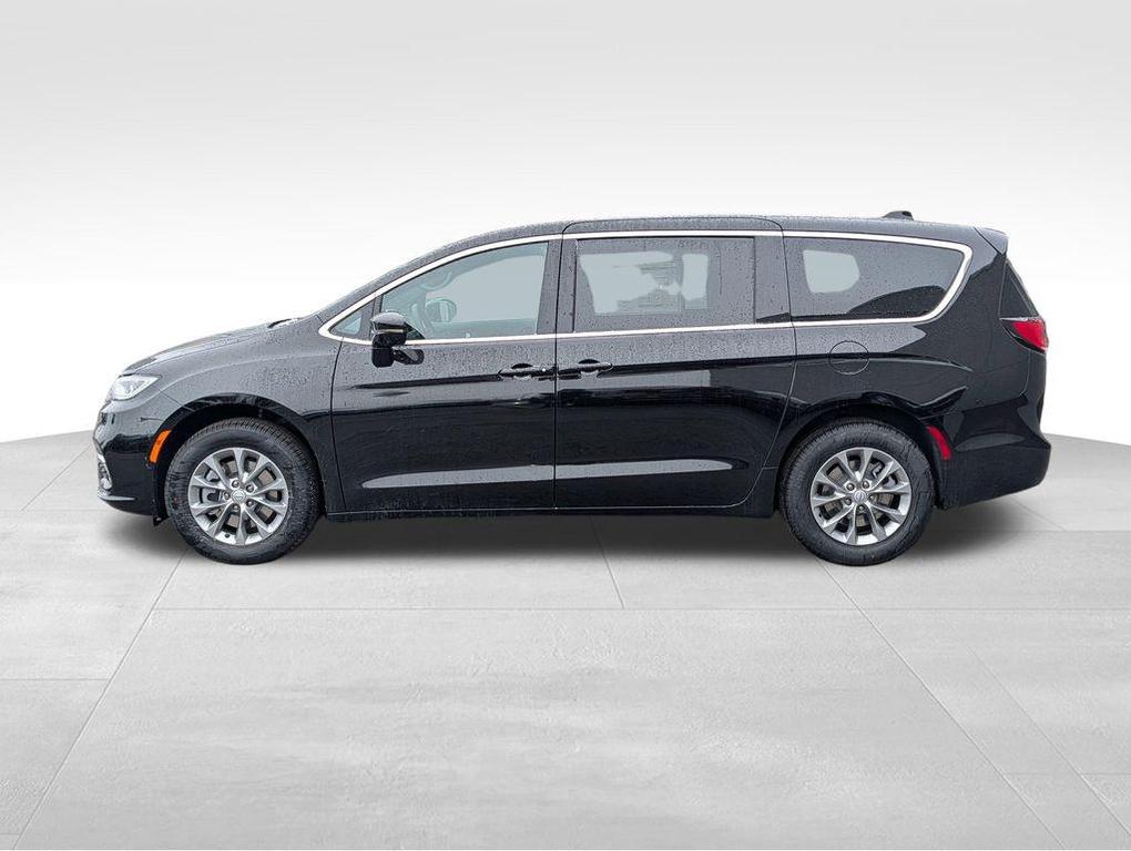new 2026 Chrysler Pacifica car, priced at $45,138