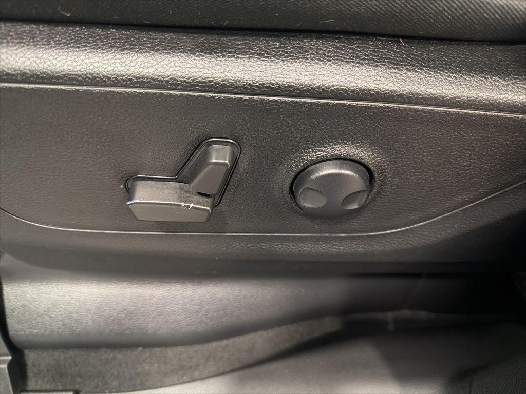 used 2022 Ram 1500 car, priced at $33,000