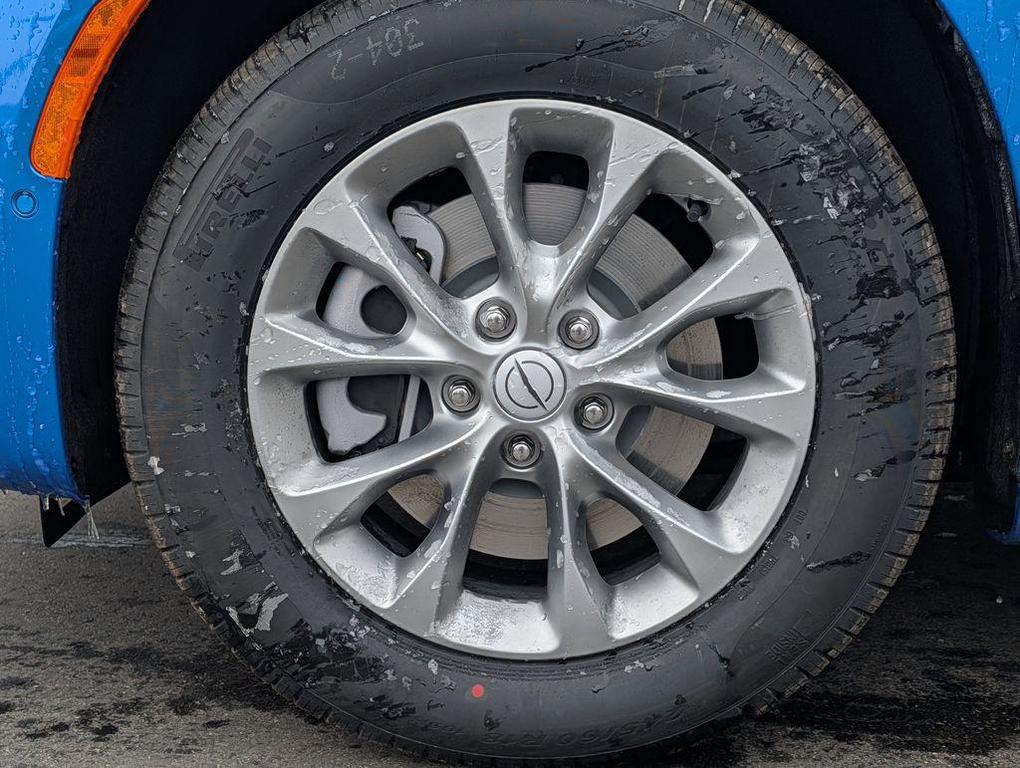 new 2026 Chrysler Pacifica car, priced at $45,584