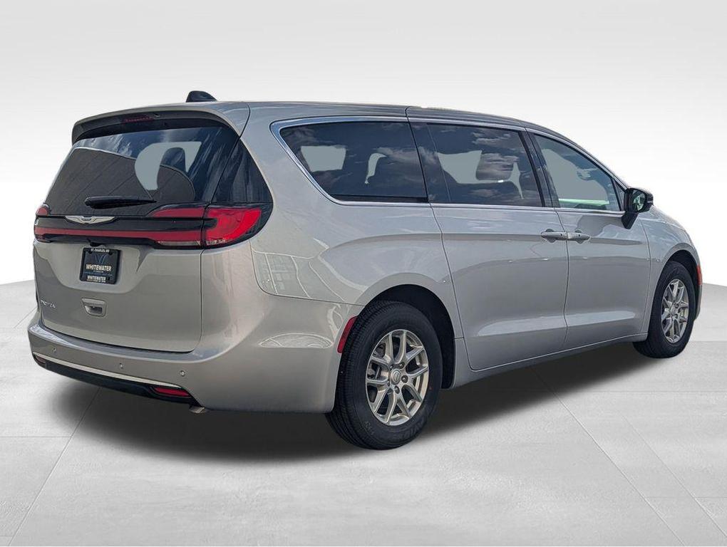 new 2026 Chrysler Pacifica car, priced at $43,435