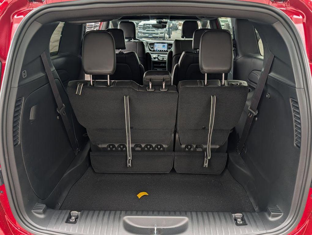 new 2026 Chrysler Pacifica car, priced at $45,084