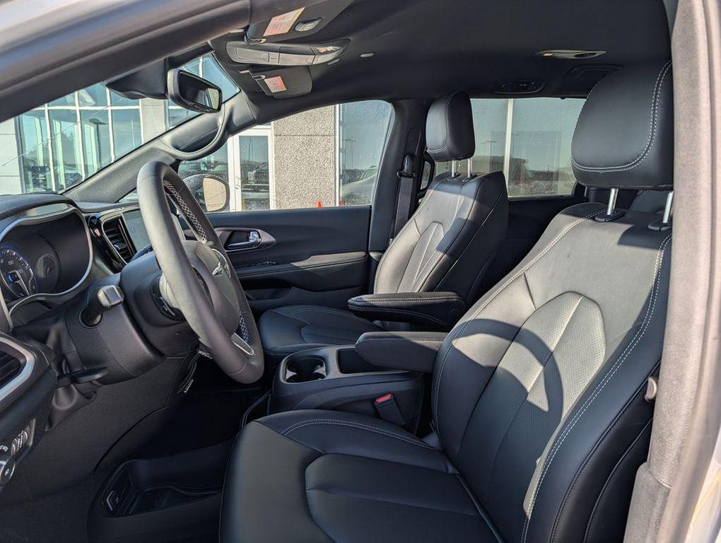 new 2026 Chrysler Pacifica car, priced at $45,586