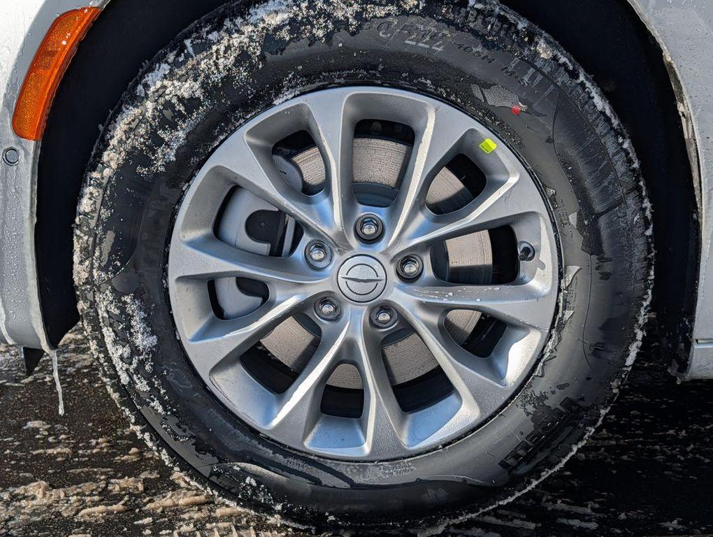 new 2026 Chrysler Pacifica car, priced at $45,586