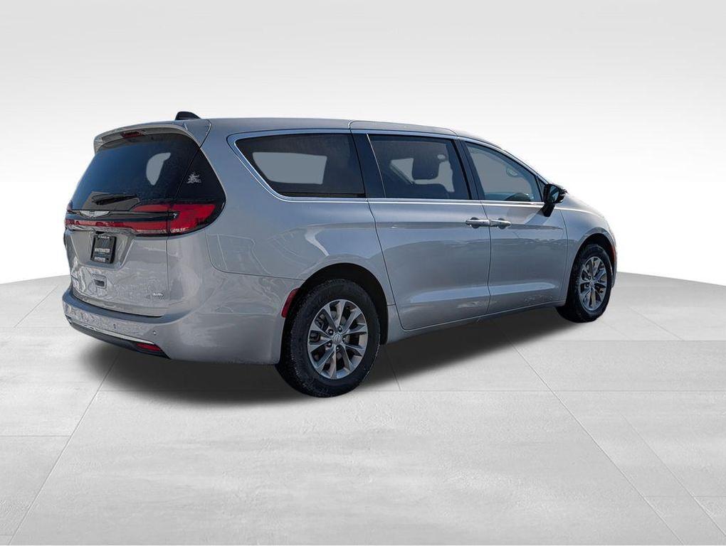 new 2026 Chrysler Pacifica car, priced at $45,586