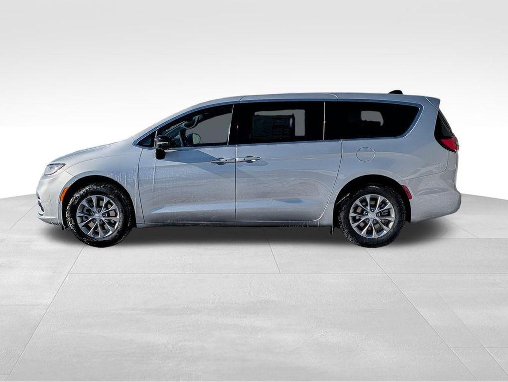 new 2026 Chrysler Pacifica car, priced at $45,586