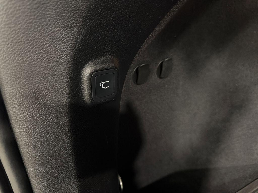 used 2022 Jeep Cherokee car, priced at $21,000