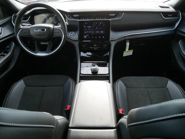 new 2025 Jeep Grand Cherokee car, priced at $39,729