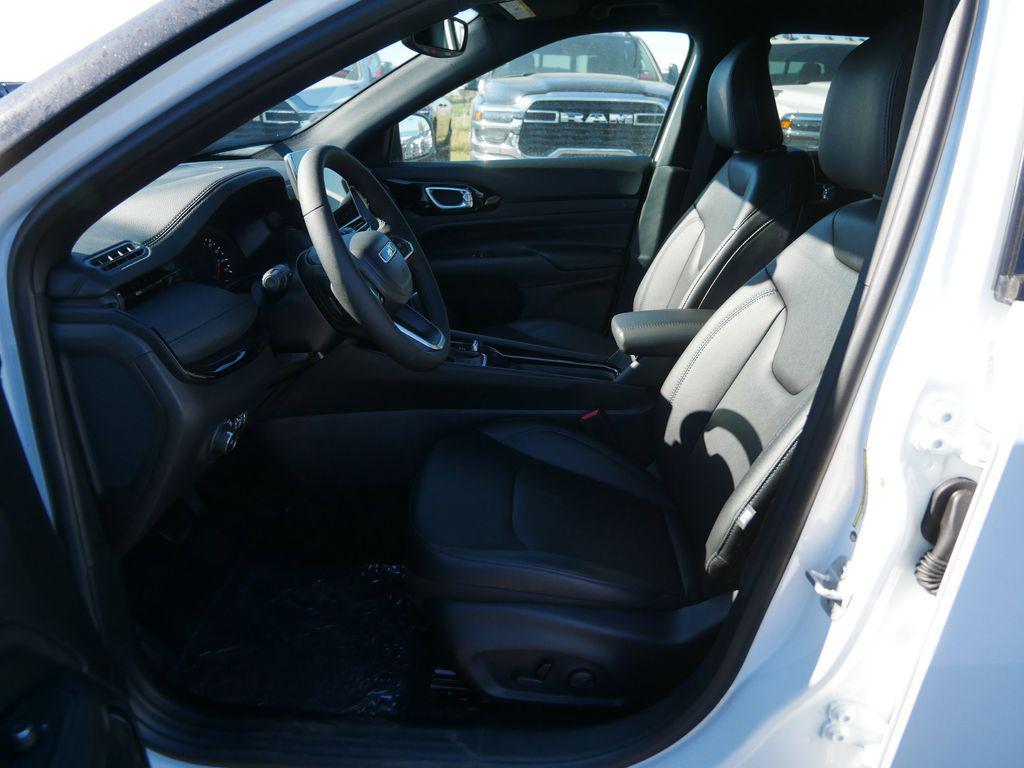 new 2026 Jeep Compass car, priced at $33,335