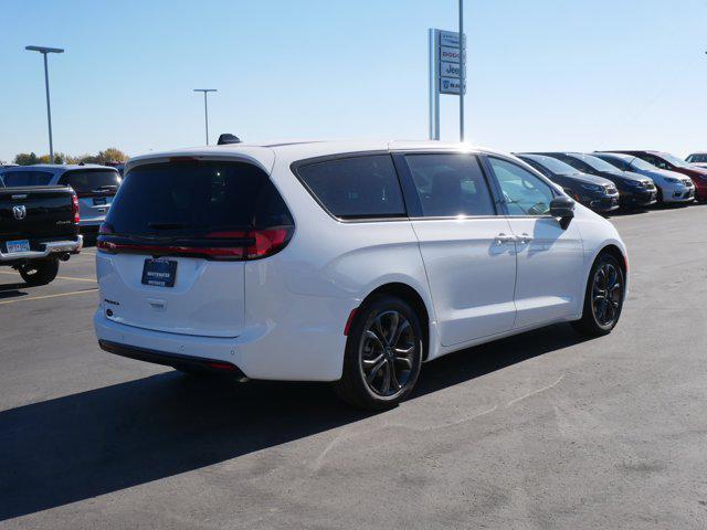 new 2026 Chrysler Pacifica car, priced at $41,234