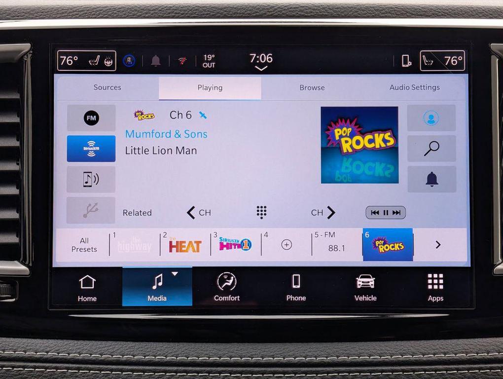 new 2026 Chrysler Pacifica car, priced at $40,977
