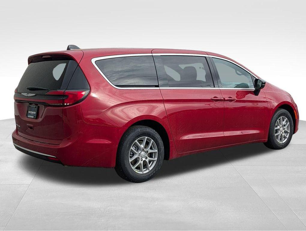 new 2026 Chrysler Pacifica car, priced at $40,977