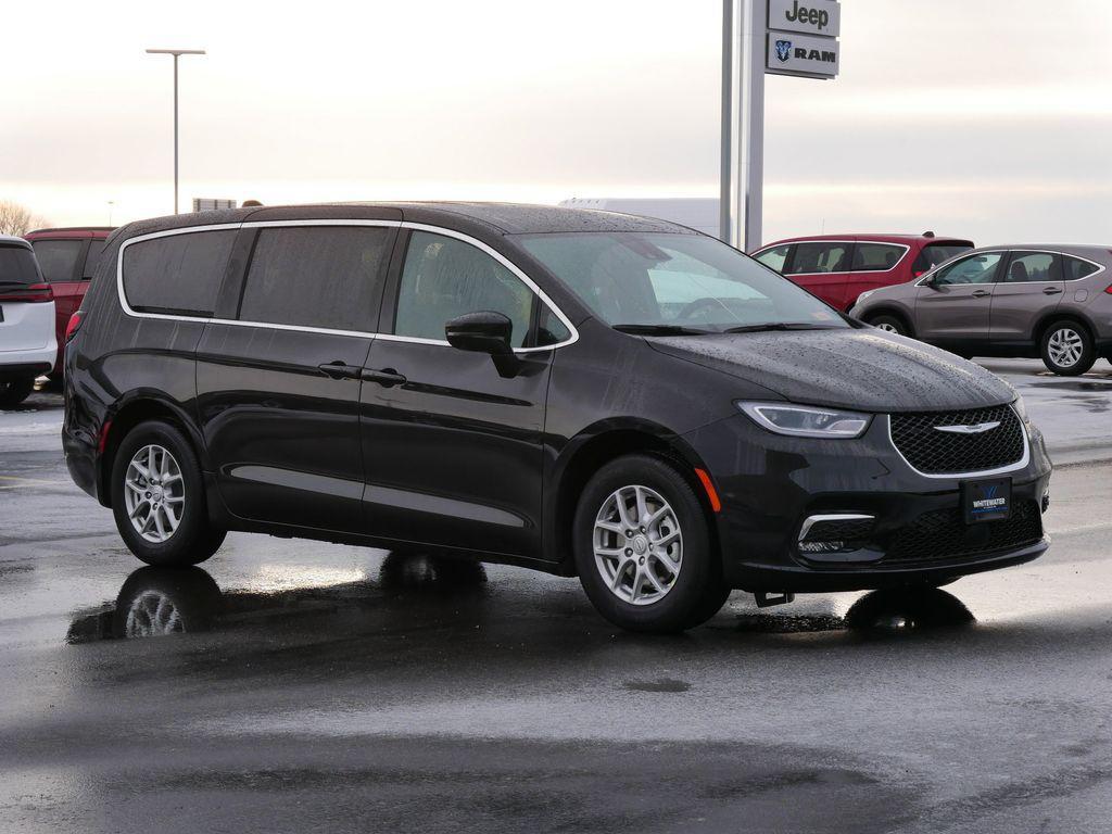 new 2026 Chrysler Pacifica car, priced at $41,877