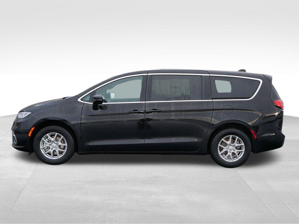 new 2026 Chrysler Pacifica car, priced at $41,877