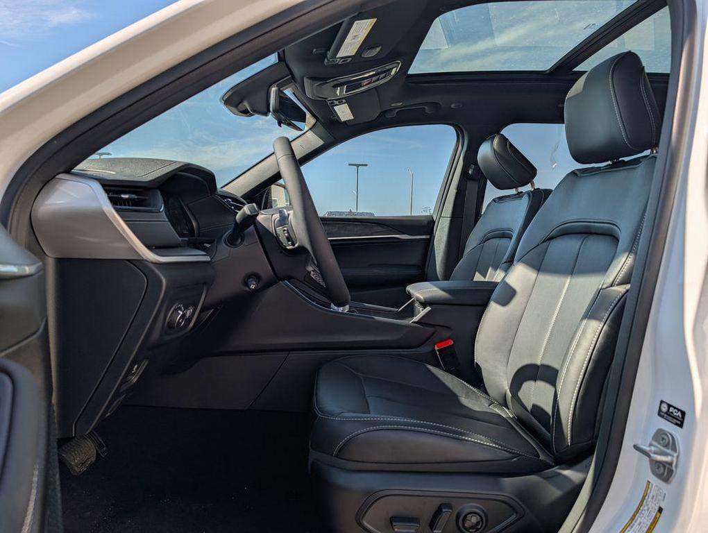 new 2026 Jeep Grand Cherokee car, priced at $47,218