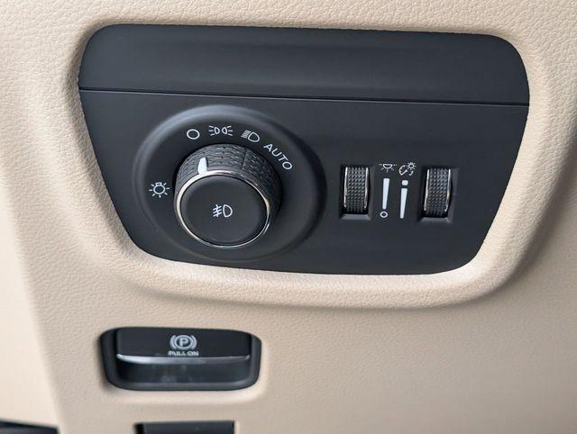 new 2026 Jeep Cherokee car, priced at $43,113