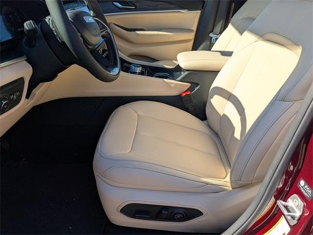 new 2026 Jeep Grand Cherokee car, priced at $44,322