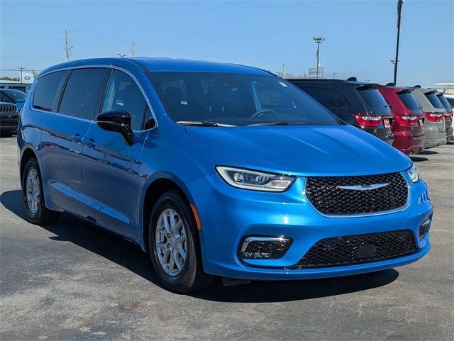 new 2026 Chrysler Pacifica car, priced at $48,155